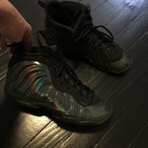 Nike foams size 5.5 youth-7.5 in women’s